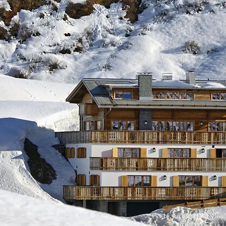 Skyfall Penthouse Apartmán *